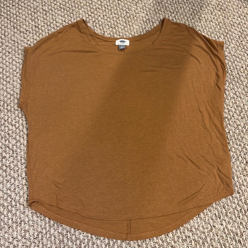 Old navy short sleeve blouse. L